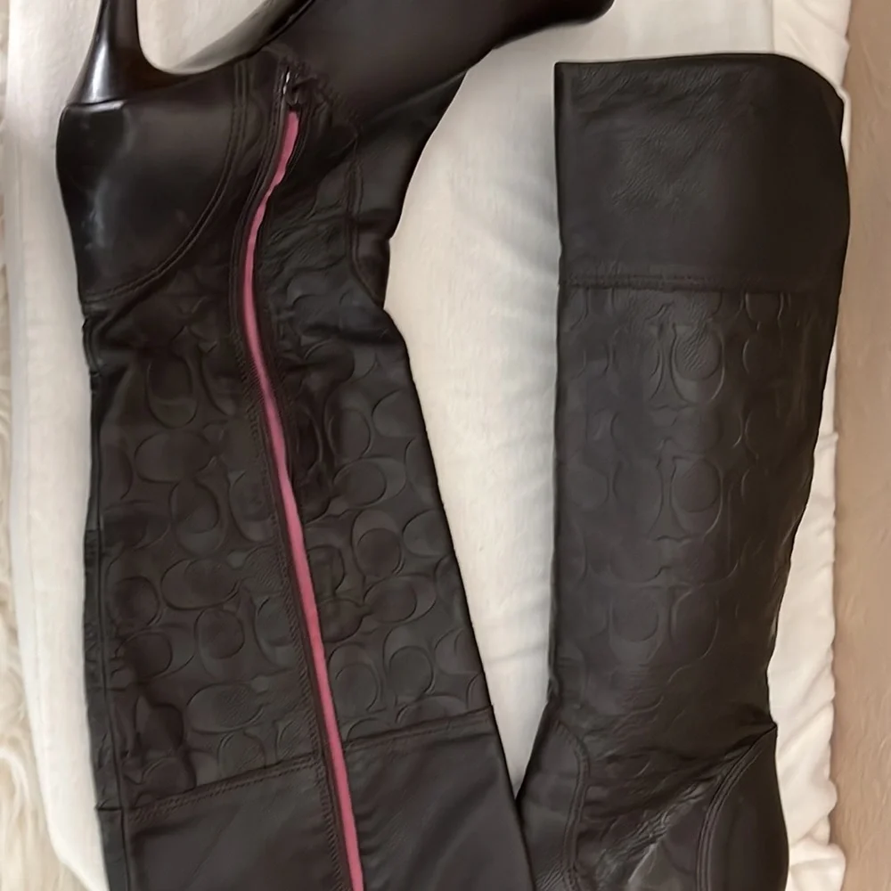 Tall Coach heel boots - Picture 2 of 3